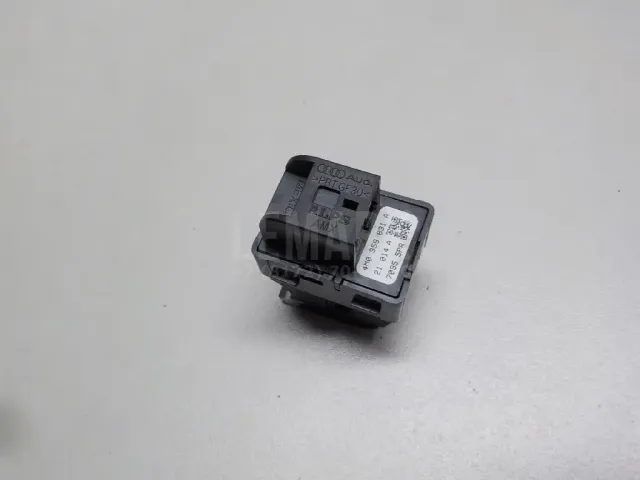 Кнопка открывания багажника для  Chevrolet Suburban 2014-2020