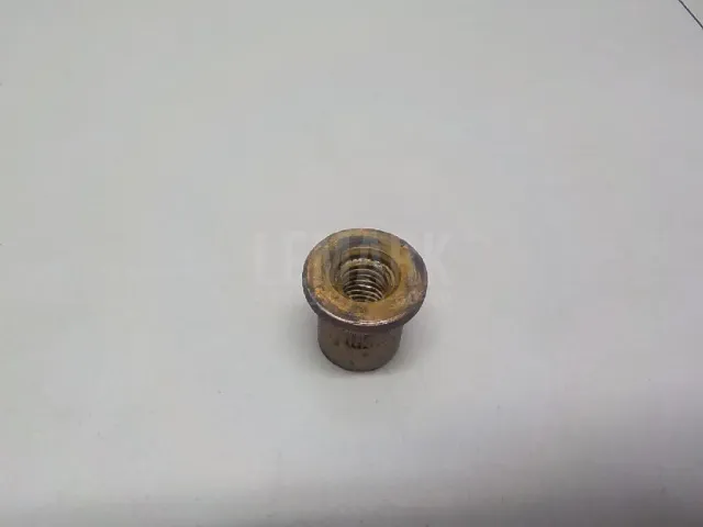 Гайка выпускного коллектора