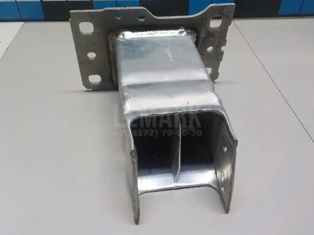 Кронштейн усилителя переднего бампера левый для  HOWO A7 2009
