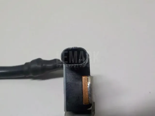 Клемма аккумулятора минус