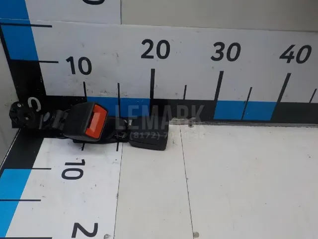 Ответная часть ремня безопасности