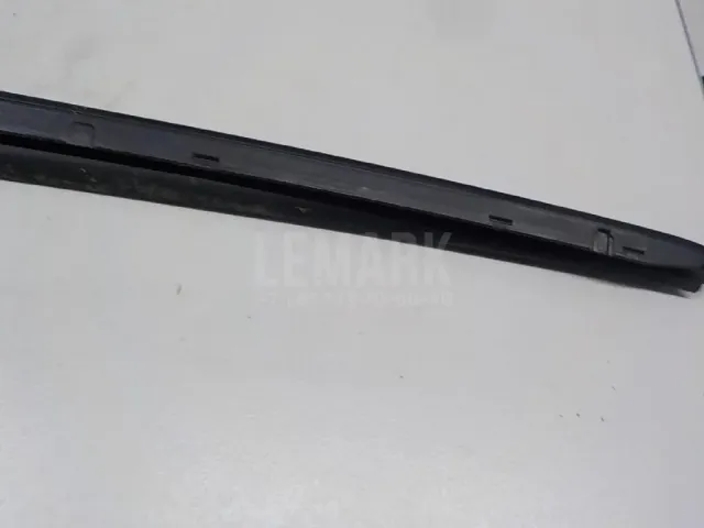 Молдинг лобового стекла для  Audi Q6 2022