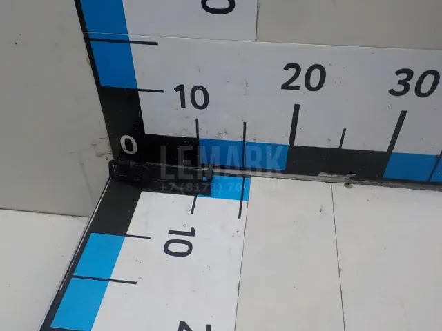 Направляющая заднего бампера левая