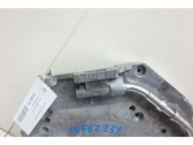 Крышка коленвала задняя для  BMW 5-serie G30/G31/F90 2017-2023