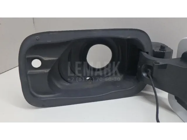 Лючок бензобака для  Ford Fiesta 2008-2019