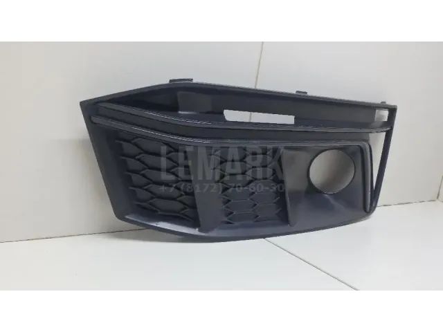 Решетка в бампер правая для  Audi Q3 (F3B) 2018