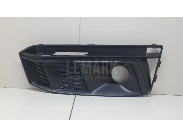 Решетка в бампер правая для  Audi Q3 (F3B) 2018