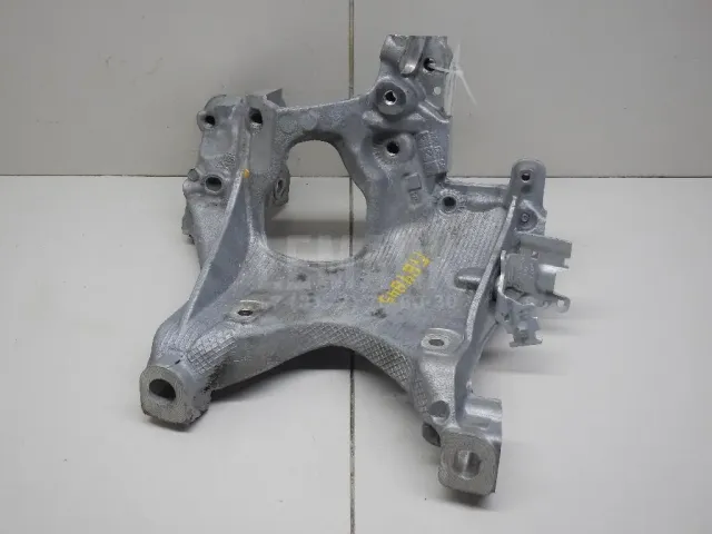 Кронштейн передней балки для  BMW 6-serie E64 2004-2009