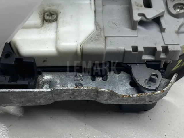 Замок двери задней левой для  Ford Fiesta 2008-2019
