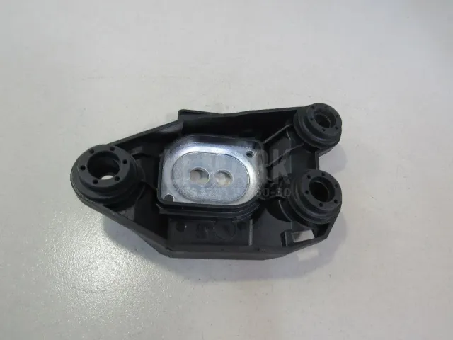Кронштейн блока ABS (насос) для  Ford Kuga 2008-2012