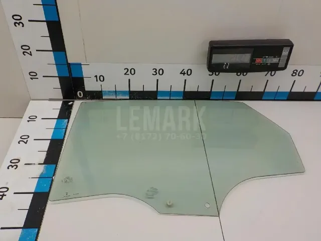 Стекло двери задней левой