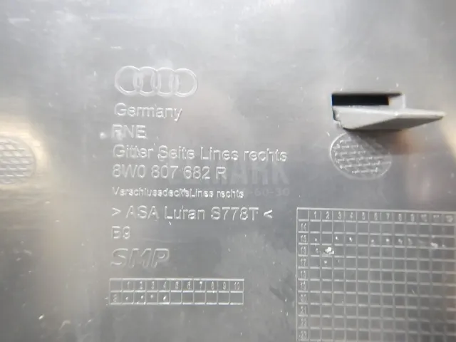 Решетка в бампер правая для  Audi Q2 (GA) 2017