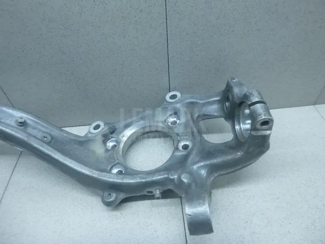 Кулак поворотный передний правый для  Chevrolet Captiva (C100) 2006-2010