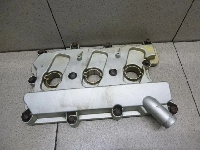 Крышка головки блока (клапанная)