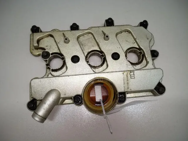 Крышка головки блока (клапанная) для  Audi A4 [B6] 2000-2004