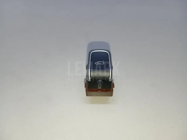 Кнопка открывания багажника