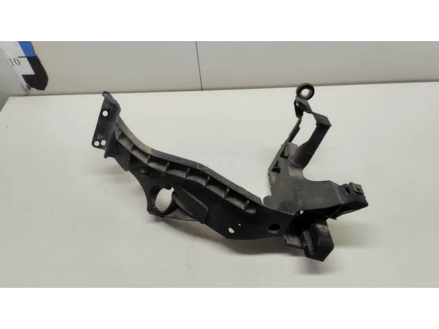 Кронштейн фар правый для  BMW 3-serie E92/E93 2006-2012