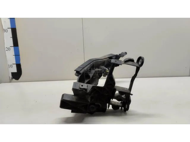 Кронштейн фар правый для  BMW 3-serie E92/E93 2006-2012