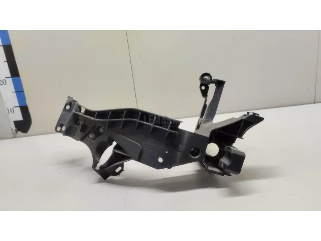 Кронштейн фар правый для  BMW 3-serie E92/E93 2006-2012