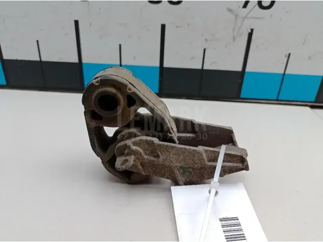 Кронштейн глушителя