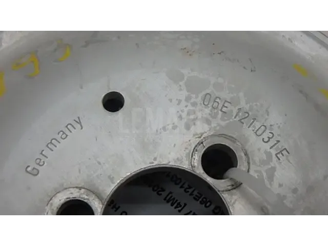 Шкив водяного насоса (помпы) для  Ford Fiesta 2017