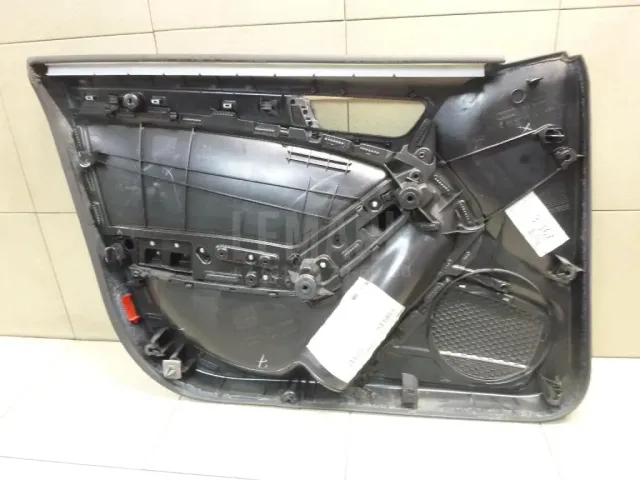 Обшивка двери передней правой для  Cadillac SRX 2009-2016