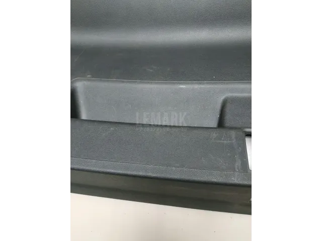 Обшивка двери багажника