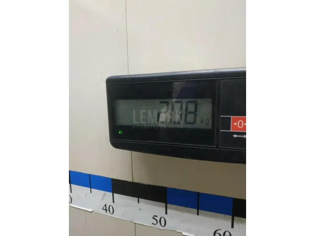Обшивка двери багажника