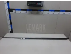Накладка стекла переднего левого