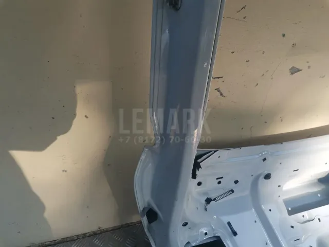 Дверь багажника