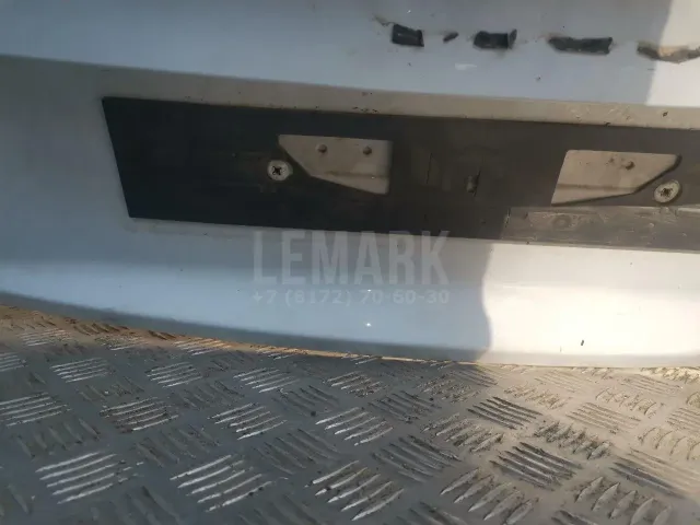 Дверь багажника