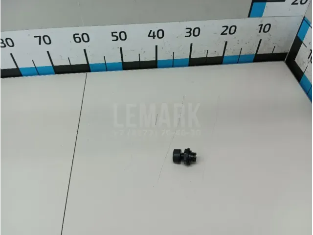 Отбойник крышки багажника