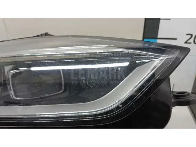 Фара правая для  Audi A1 (8X) 2010-2018