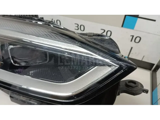 Фара правая для  Audi A1 (8X) 2010-2018