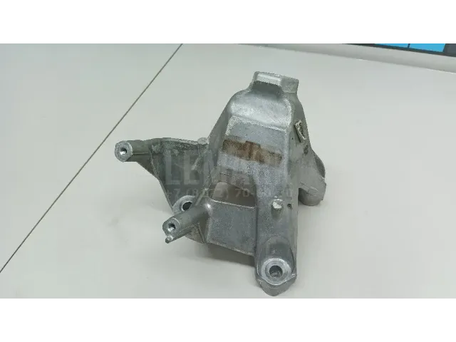 Кронштейн двигателя левый для  Dongfeng 580 2017