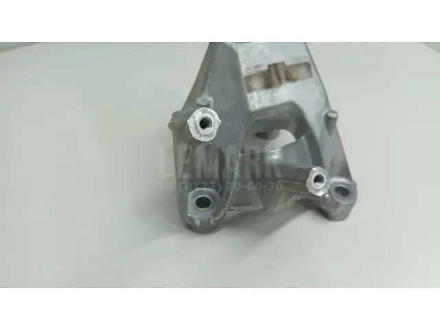 Кронштейн двигателя левый для  Dongfeng 580 2017