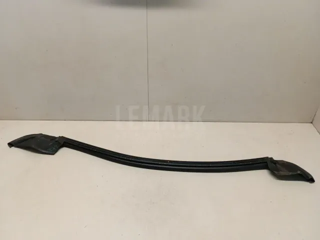 Уплотнитель стекла двери для  Audi A6 [C6,4F] 2004-2011