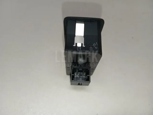Кнопка закрывания багажника для  Audi Q3 (8U) 2012-2018