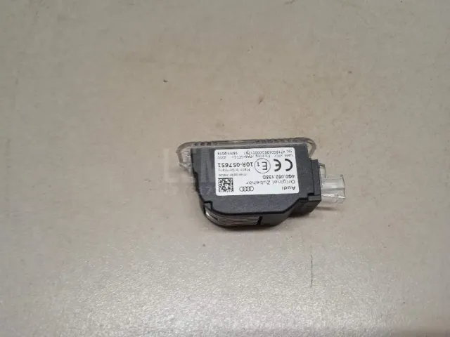 Плафон салонный для  Audi A3 (8L1) 1996-2003