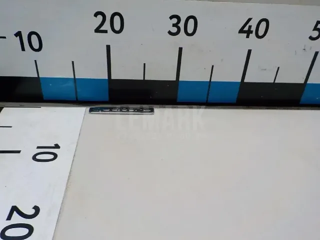 Эмблема на крышку багажника