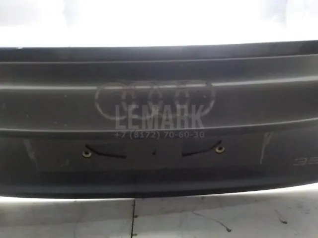 Дверь багажника