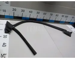 Уплотнитель стекла двери