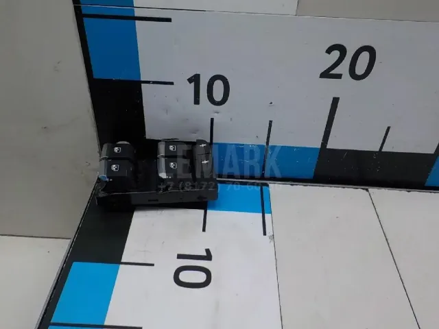Блок управления стеклоподъемниками