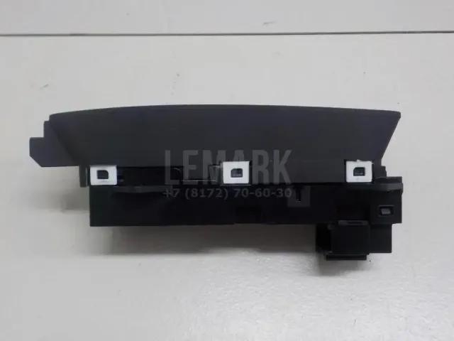 Кнопка люка для  BMW 5-serie G30/G31/F90 2017-2023