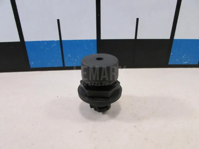 Отбойник крышки багажника для  Chevrolet Suburban 2006-2014