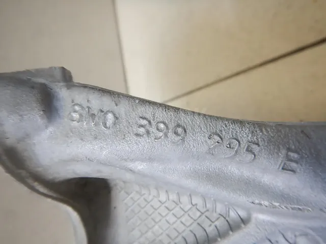 Кронштейн передней балки для  Audi A8 [4D] 1994-1998