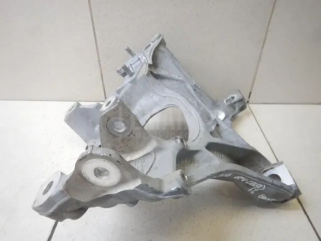 Кронштейн передней балки для  Audi A8 [4D] 1994-1998