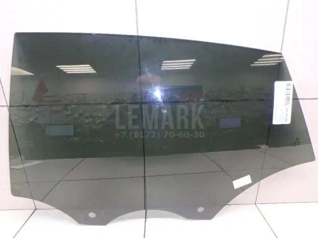 Стекло двери задней левой