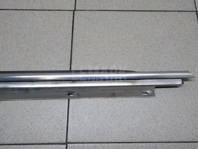 Накладка стекла переднего правого для  BMW X1 U11 2022