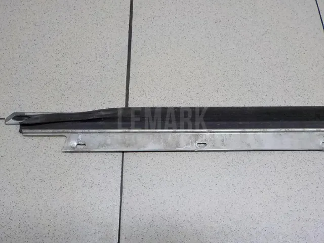 Накладка стекла переднего правого для  BMW X1 U11 2022